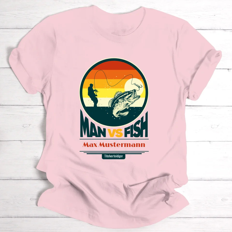 Man vs Fish - Personalisierbares T-Shirt