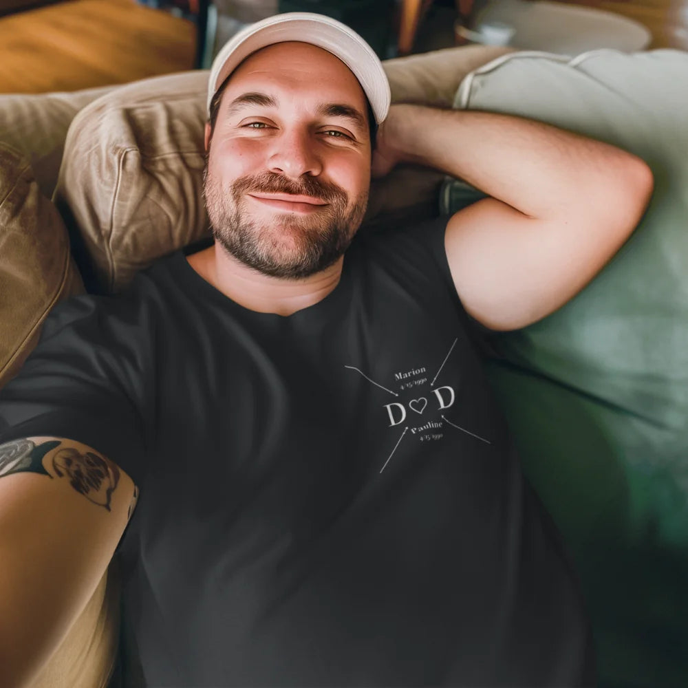 Dad mit Kindernamen & Geburtsjahr - Personalisierbares T-Shirt