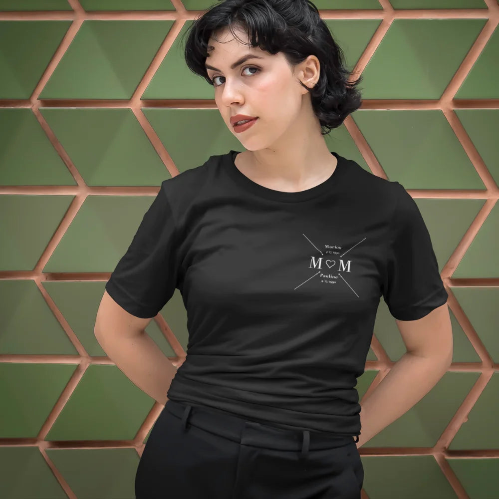 Mom mit Kindernamen & Geburtsjahr - Personalisierbares T-Shirt