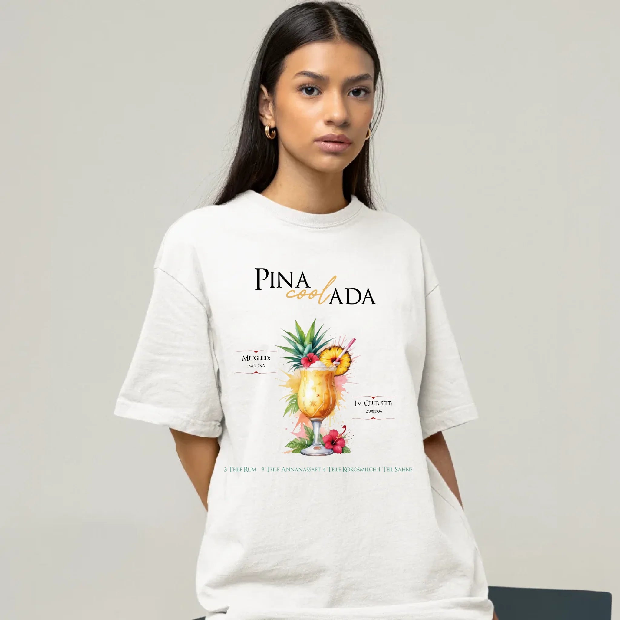 Mockup Oversized T-Shirt Frau