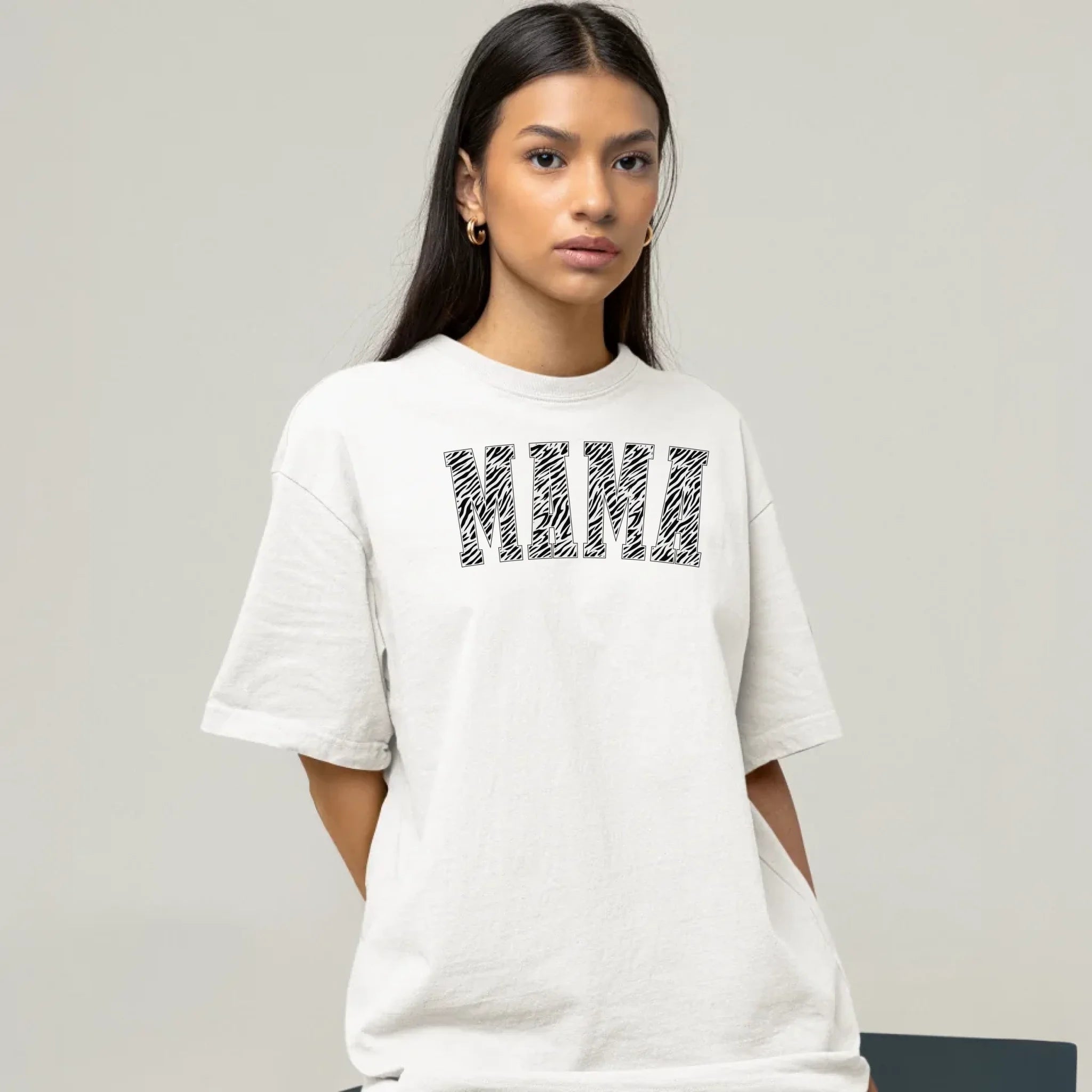 Mockup Oversized T-Shirt Frau