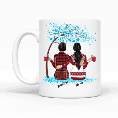 sitzende Frauen unterm Winterbaum (limitierte Edition) - Personalisierbare Tasse