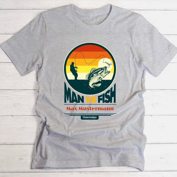 Man vs Fish - Personalisierbares T-Shirt