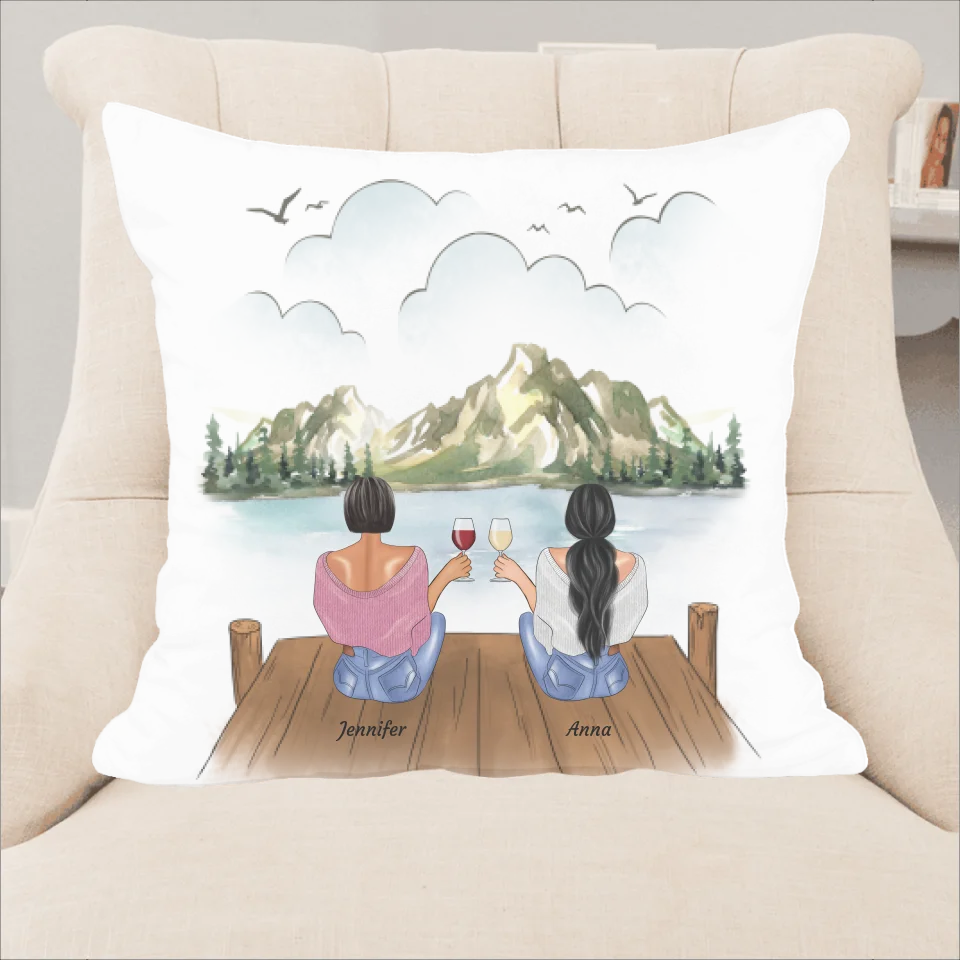 Sitzende Freundinnen am Steg (40x40cm) - Personalisierbares Kissen - wefriends