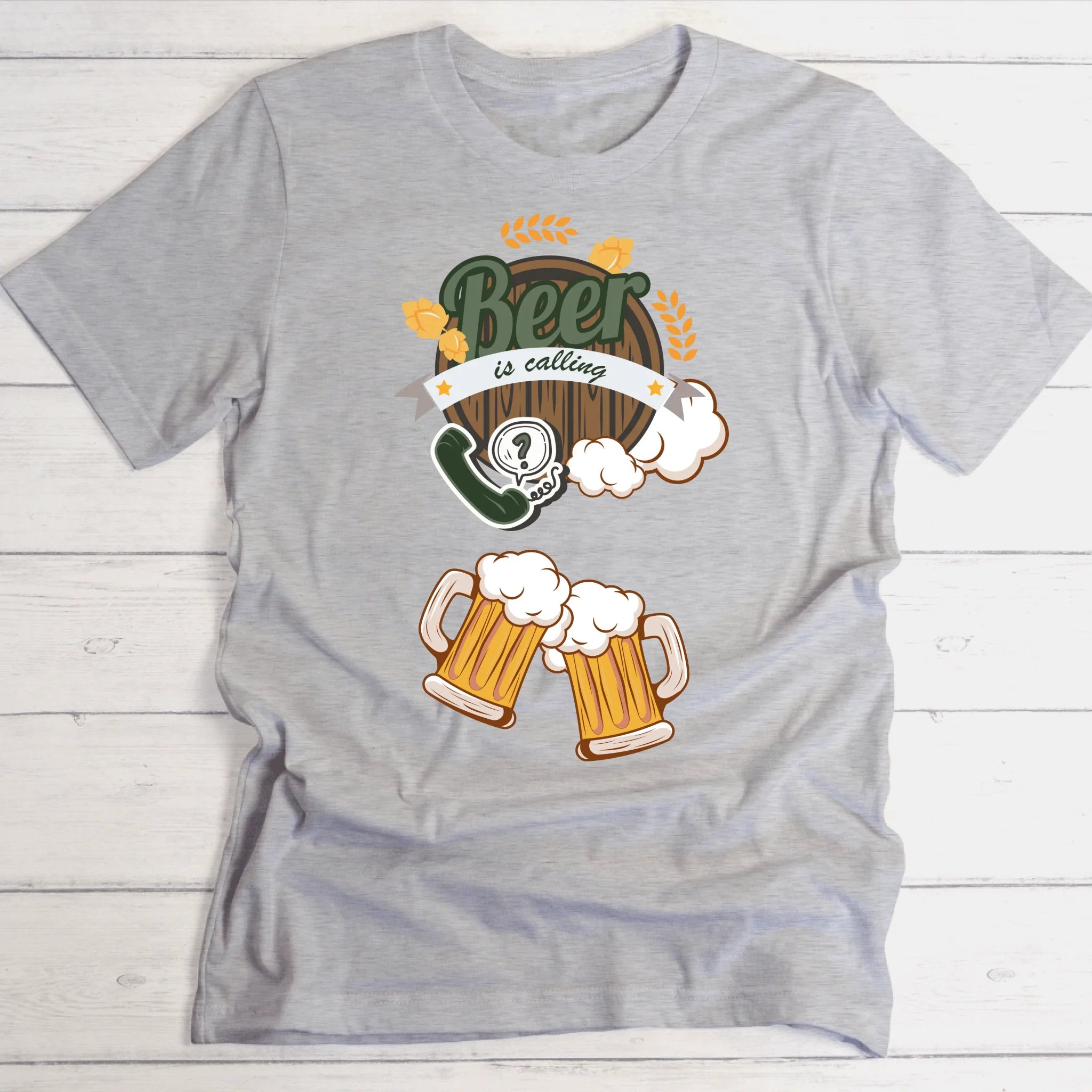 Beer is calling für Männer, Papa, Onkel & Bruder - Personalisierbares T-Shirt