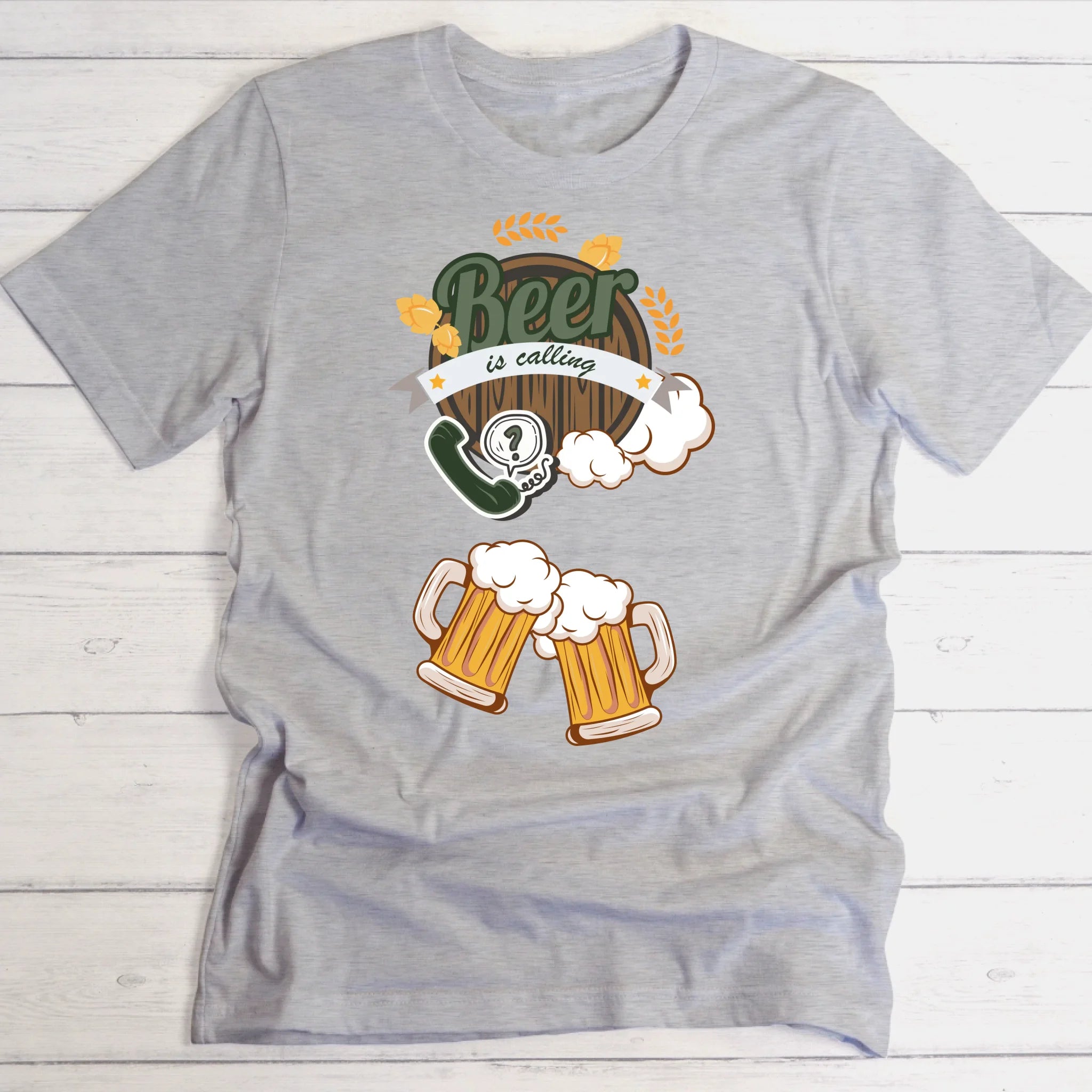 Beer is calling für Männer, Papa, Onkel & Bruder - Personalisierbares T-Shirt