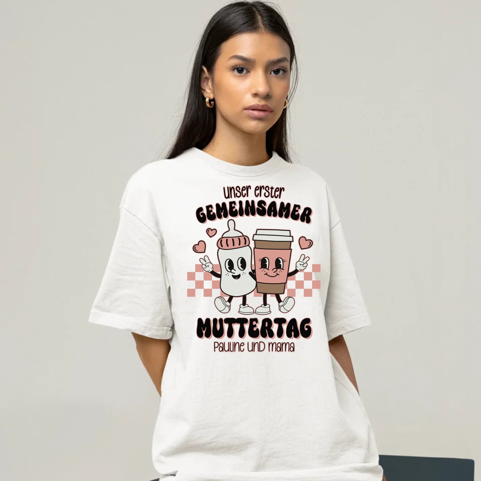 Mockup Oversized T-Shirt Frau