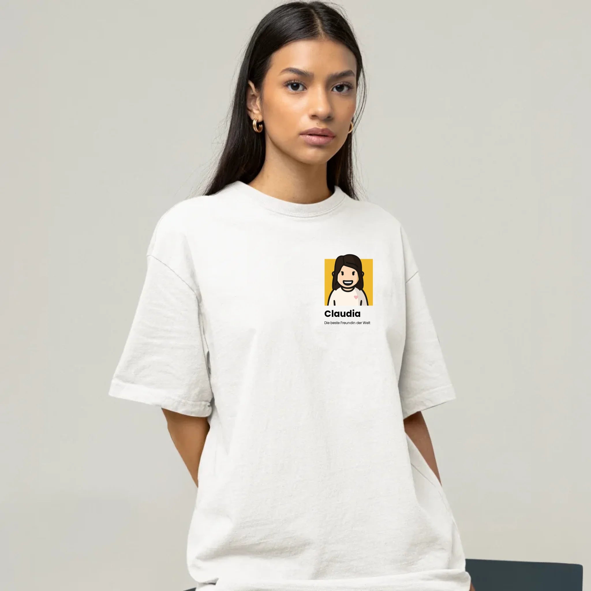 Mockup Oversized T-Shirt Frau